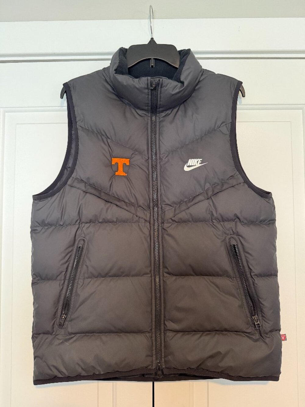 Nike Tennessee Volunteers Storm-Fit Windpuffer Vest - Charcoal Grey - Medium